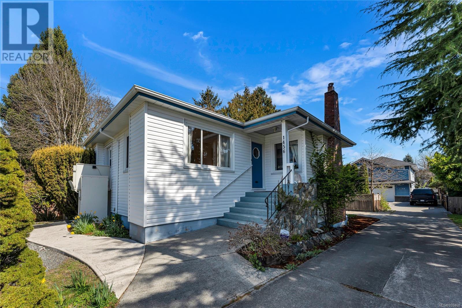 1456 Thurlow Rd, Victoria