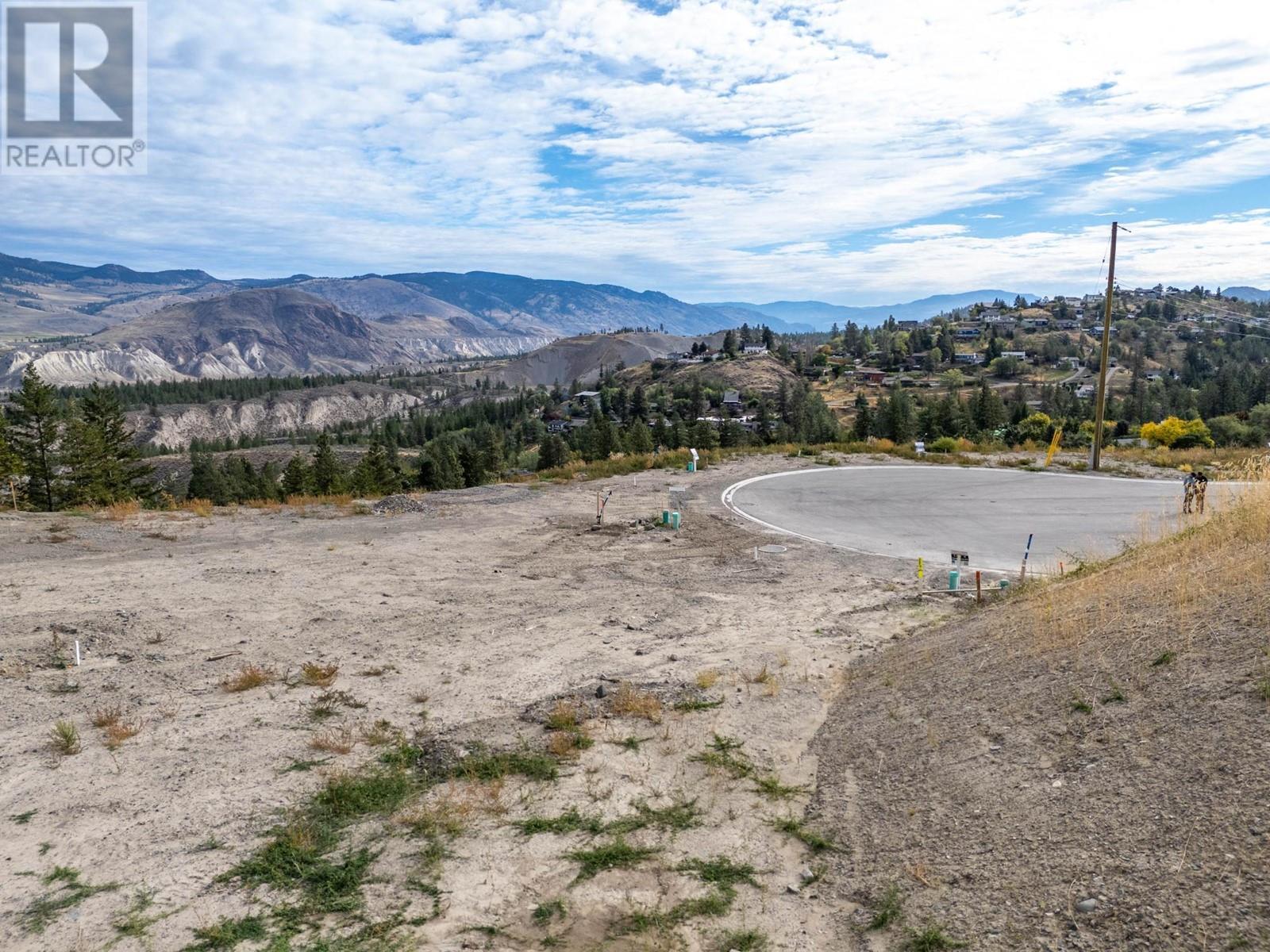 Photo 5 of 1145 Crestwood Drive, Kamloops BC