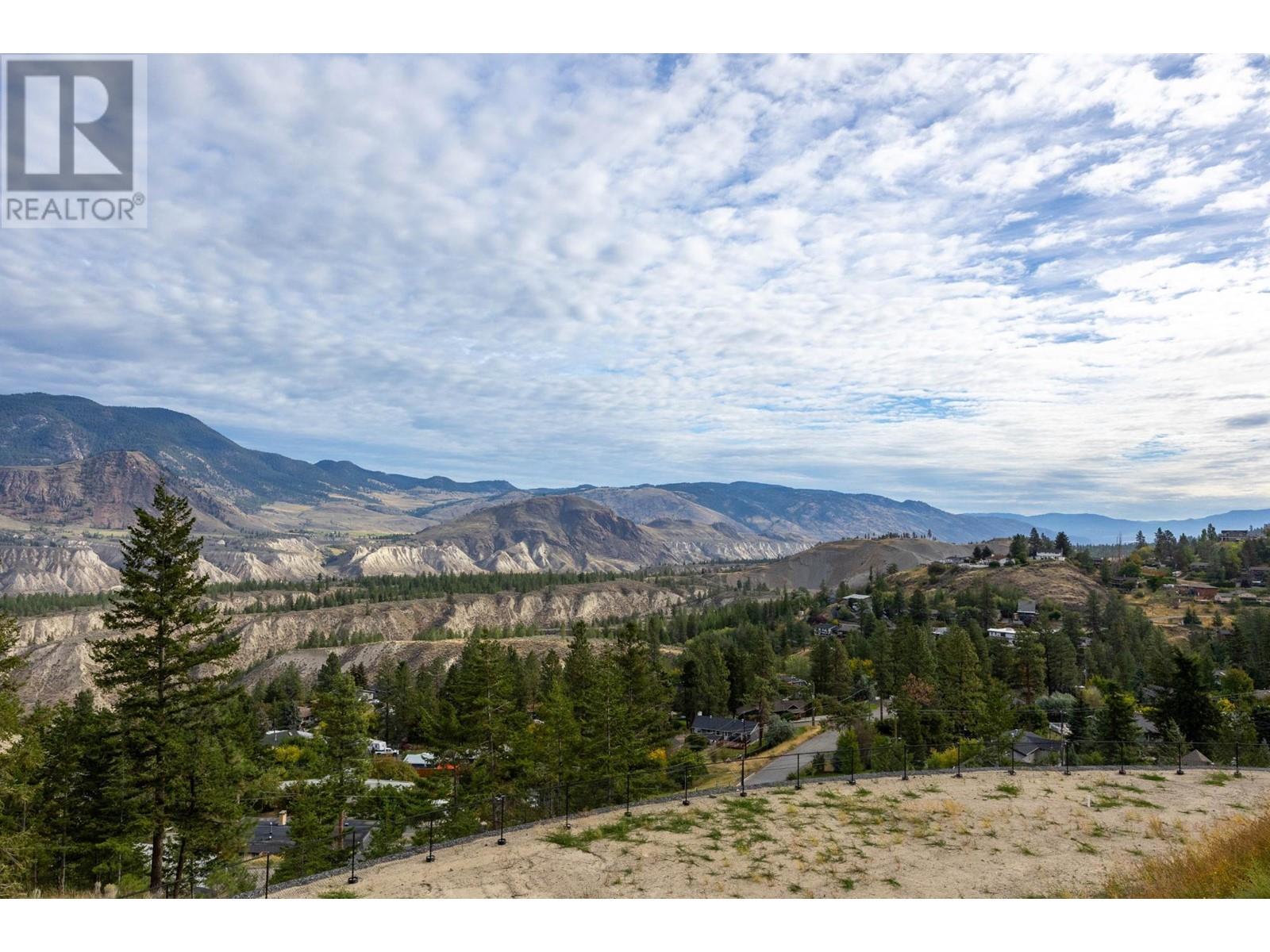 Photo 5 of 1130 Crestwood Drive, Kamloops BC