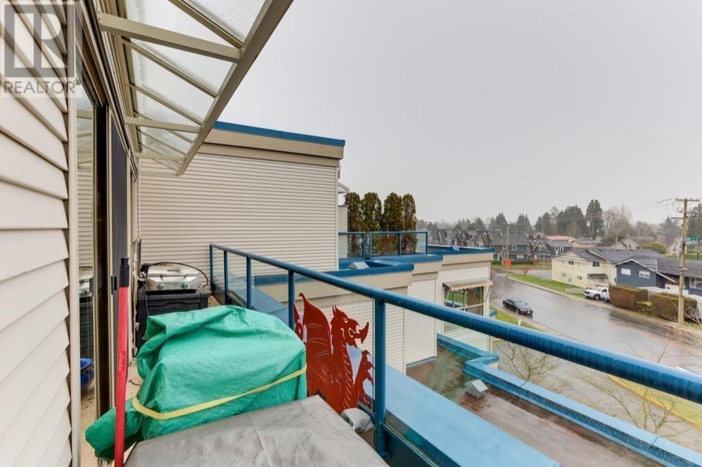 #307-4743 RIVER Road West, Delta