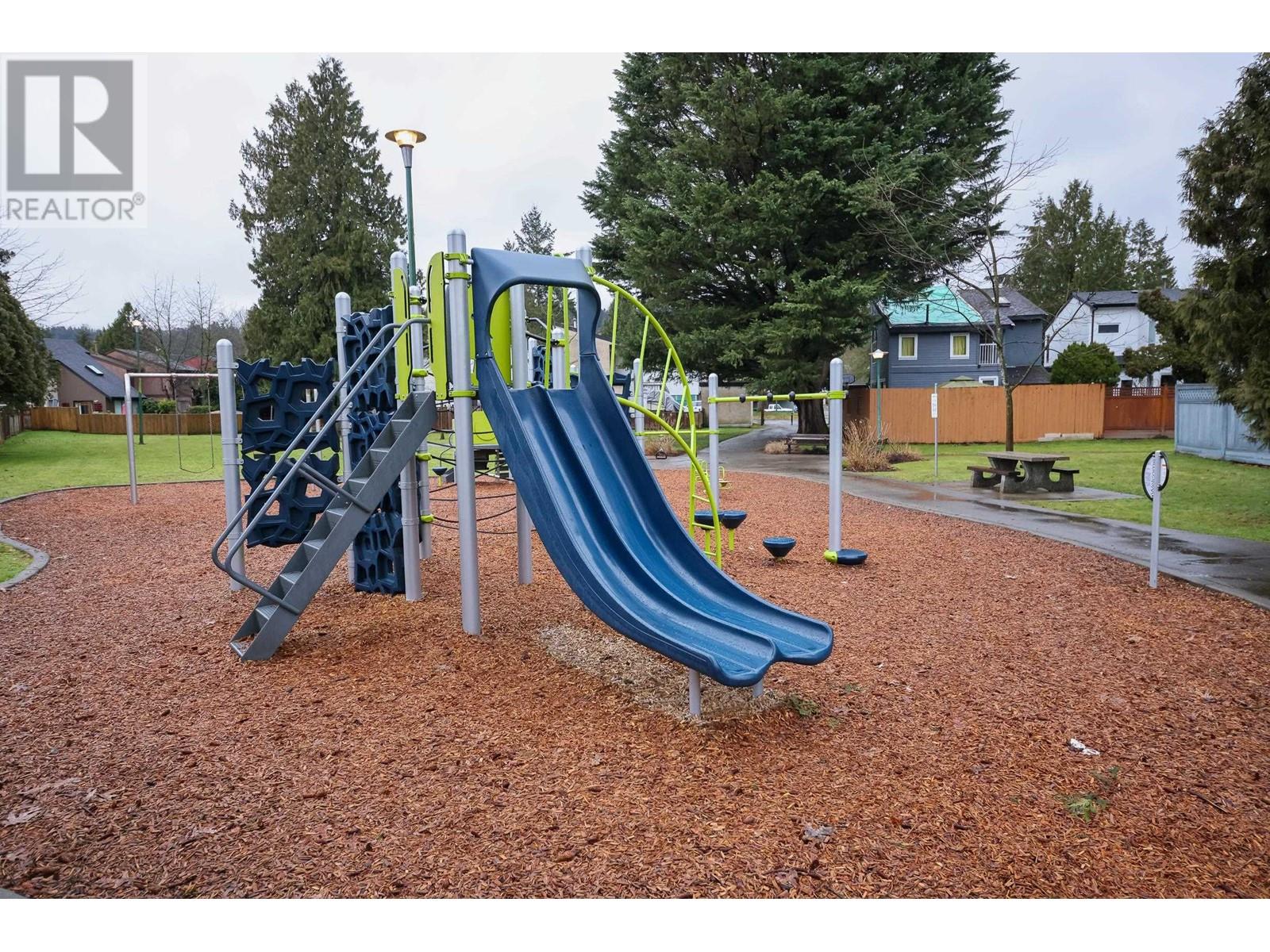 864 PINEBROOK PLACE, Coquitlam