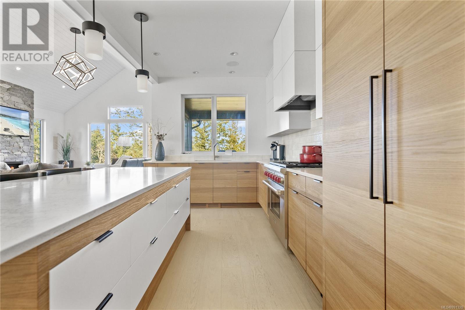  2046 Pinehurst Terrace, Langford