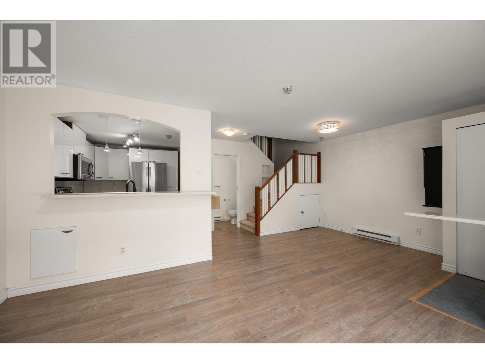 15 1005 LYNN VALLEY ROAD, North Vancouver