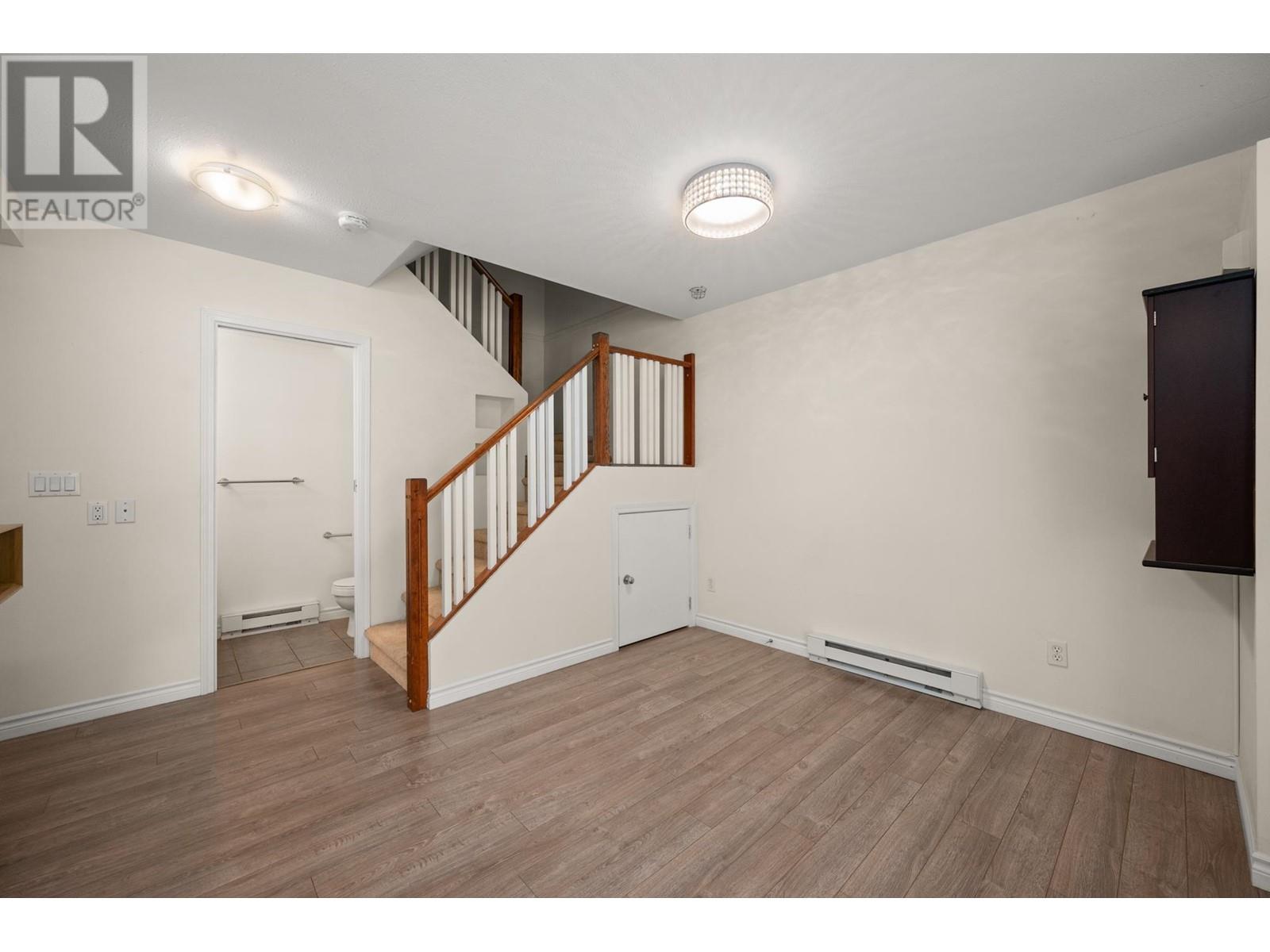 15 1005 LYNN VALLEY ROAD, North Vancouver