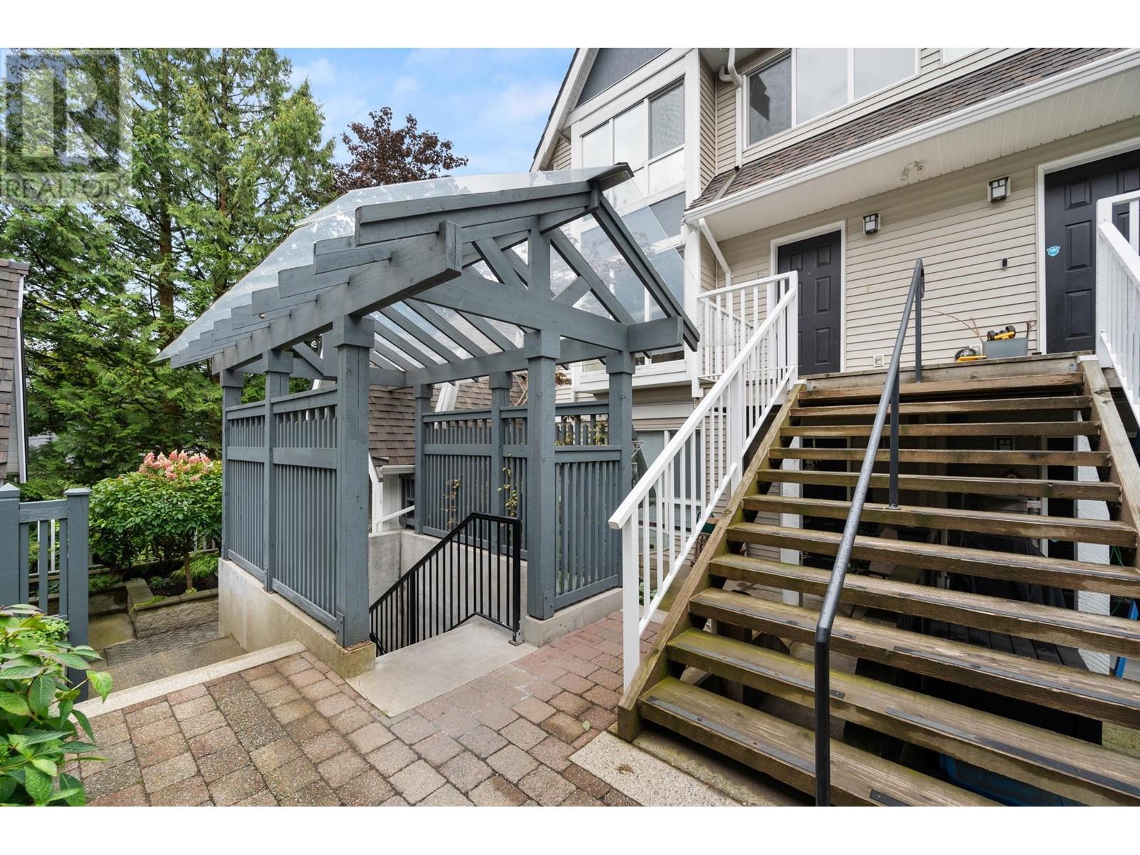 15 1005 LYNN VALLEY ROAD, North Vancouver