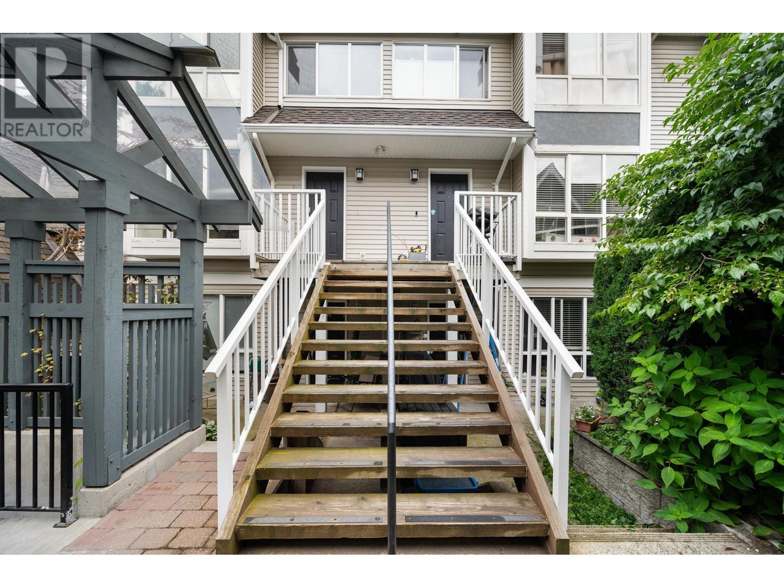 15 1005 LYNN VALLEY ROAD, North Vancouver