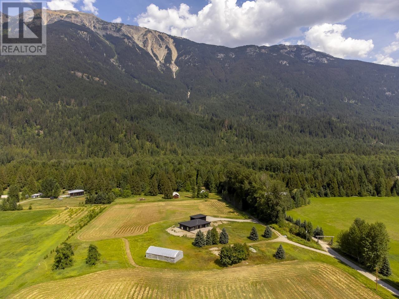 3085 LOIS ROAD, Pemberton