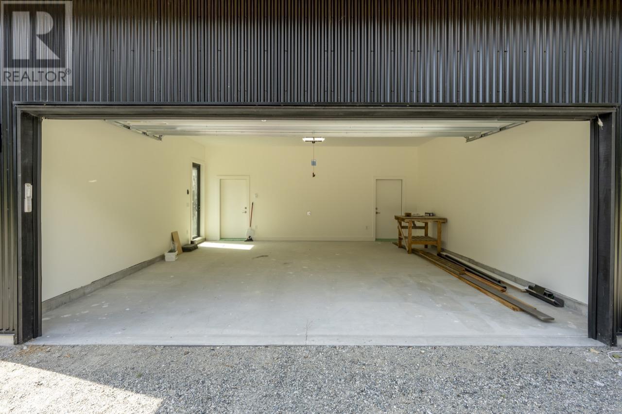 3085 LOIS ROAD, Pemberton
