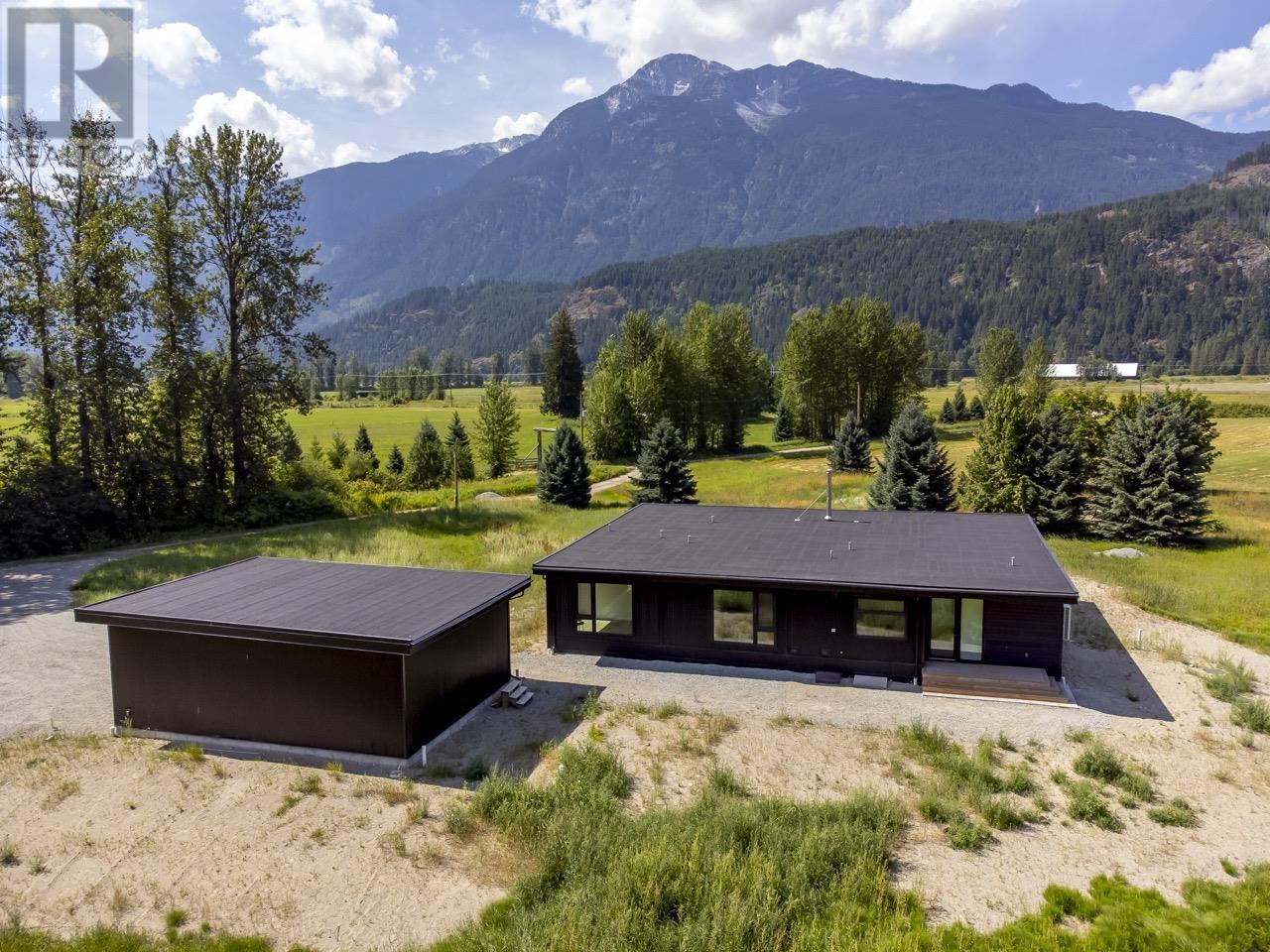 3085 LOIS ROAD, Pemberton