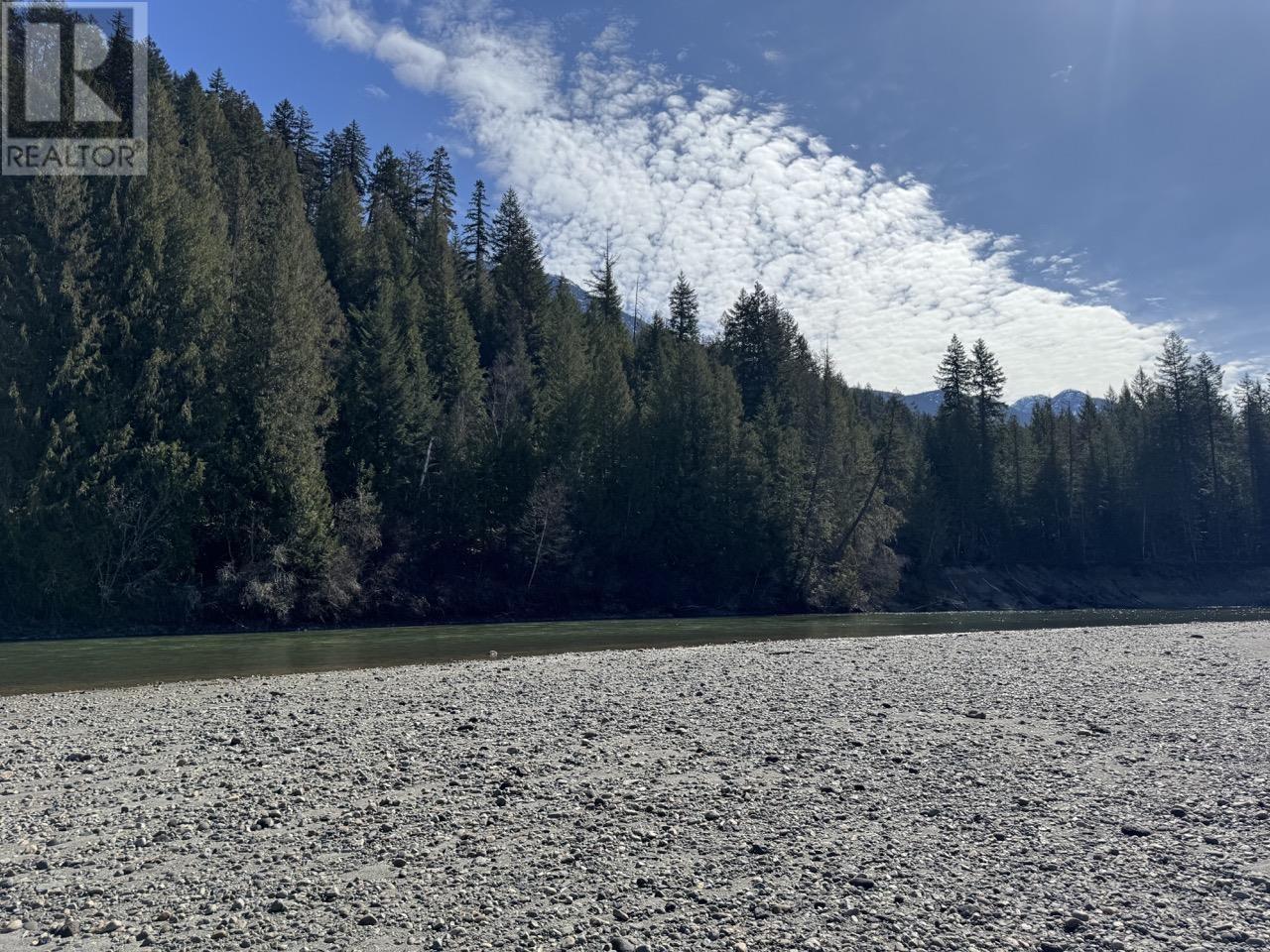 3085 LOIS ROAD, Pemberton
