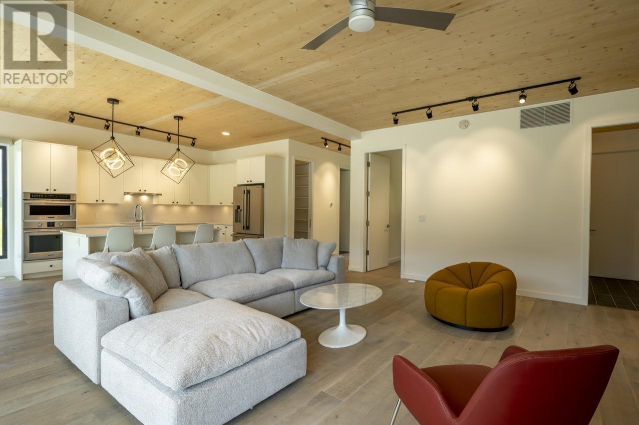 3085 LOIS ROAD, Pemberton