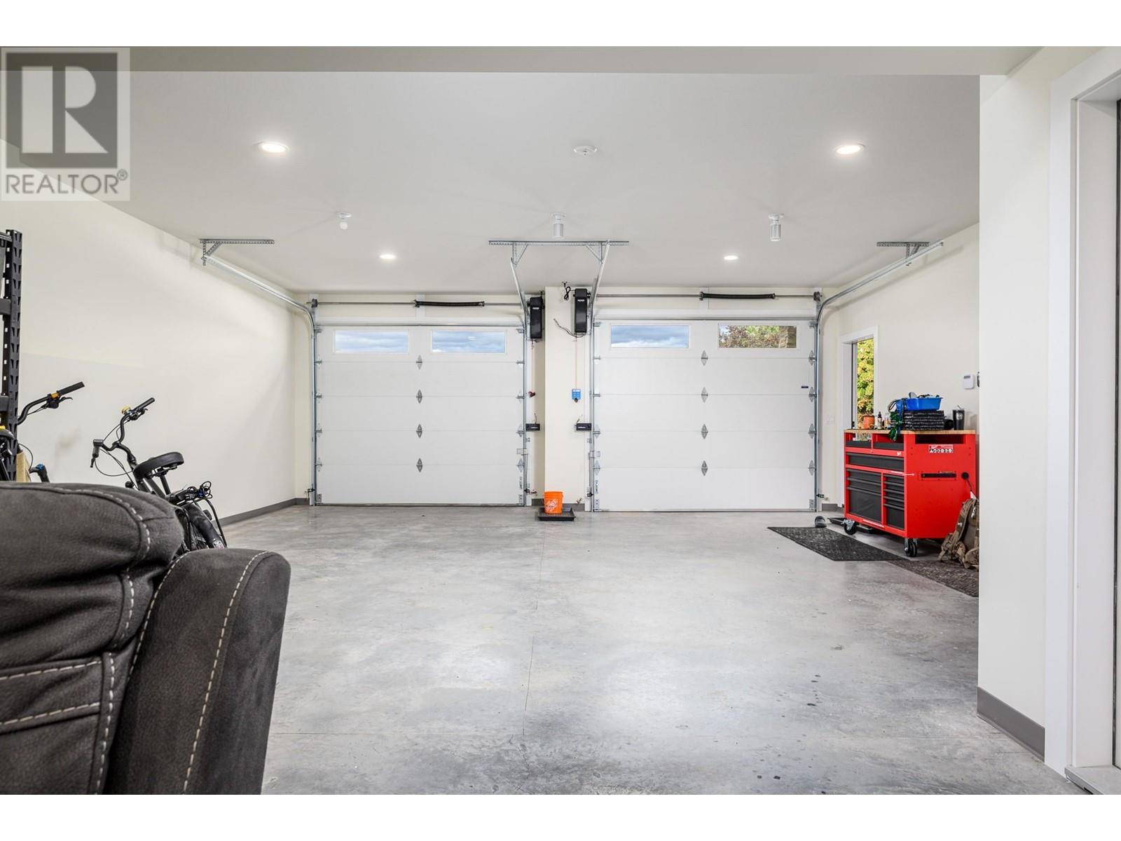 8909 Cherry Lane, Coldstream