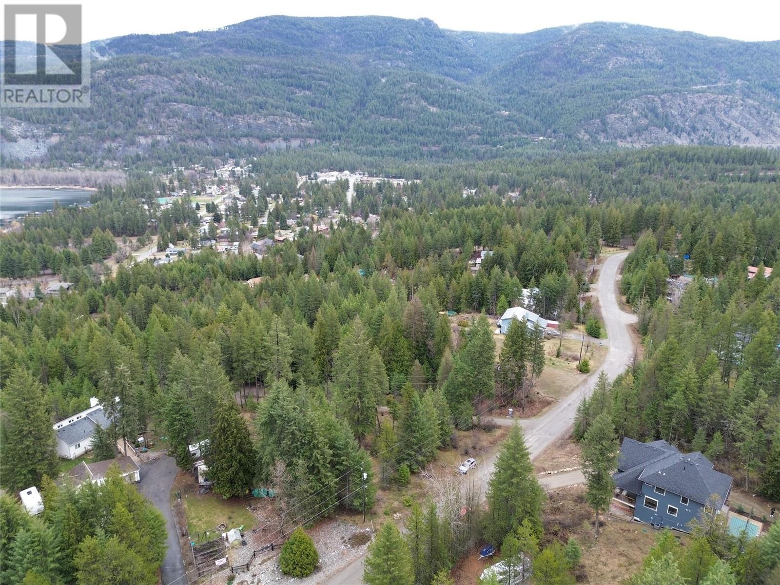 220 CHASE Road, Christina Lake