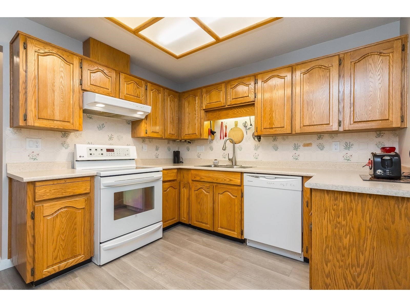 Photo 6 of 307 32823 Landeau Place, Abbotsford BC
