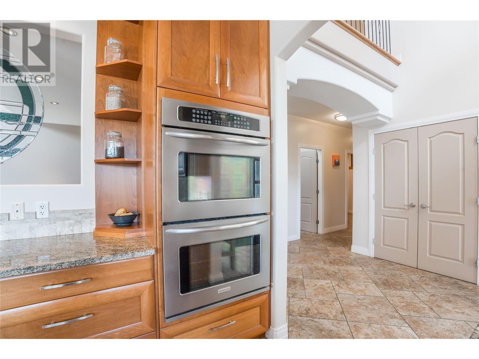  6220 Simpson Road, Summerland