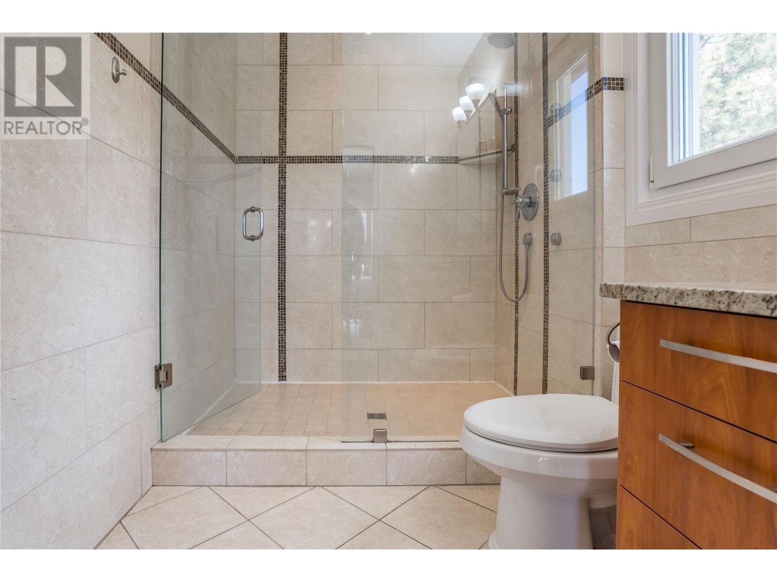  6220 Simpson Road, Summerland