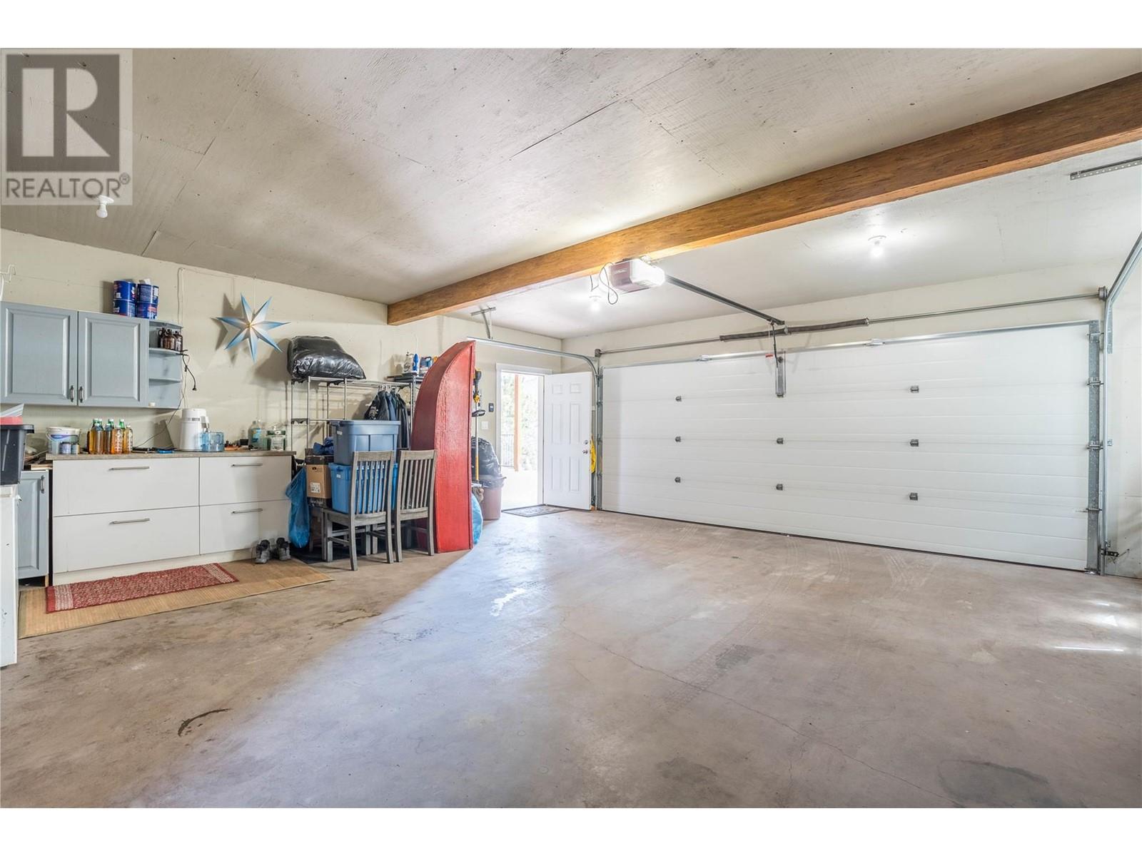  6220 Simpson Road, Summerland