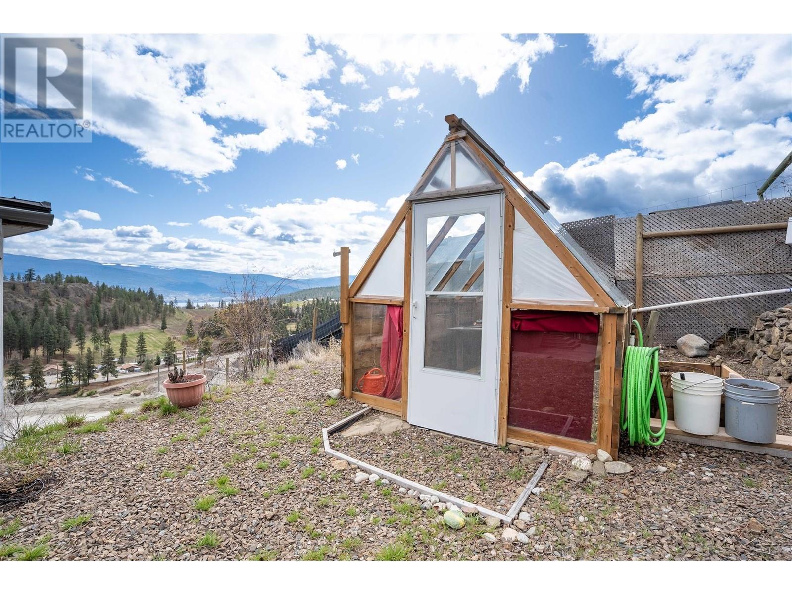  6220 Simpson Road, Summerland