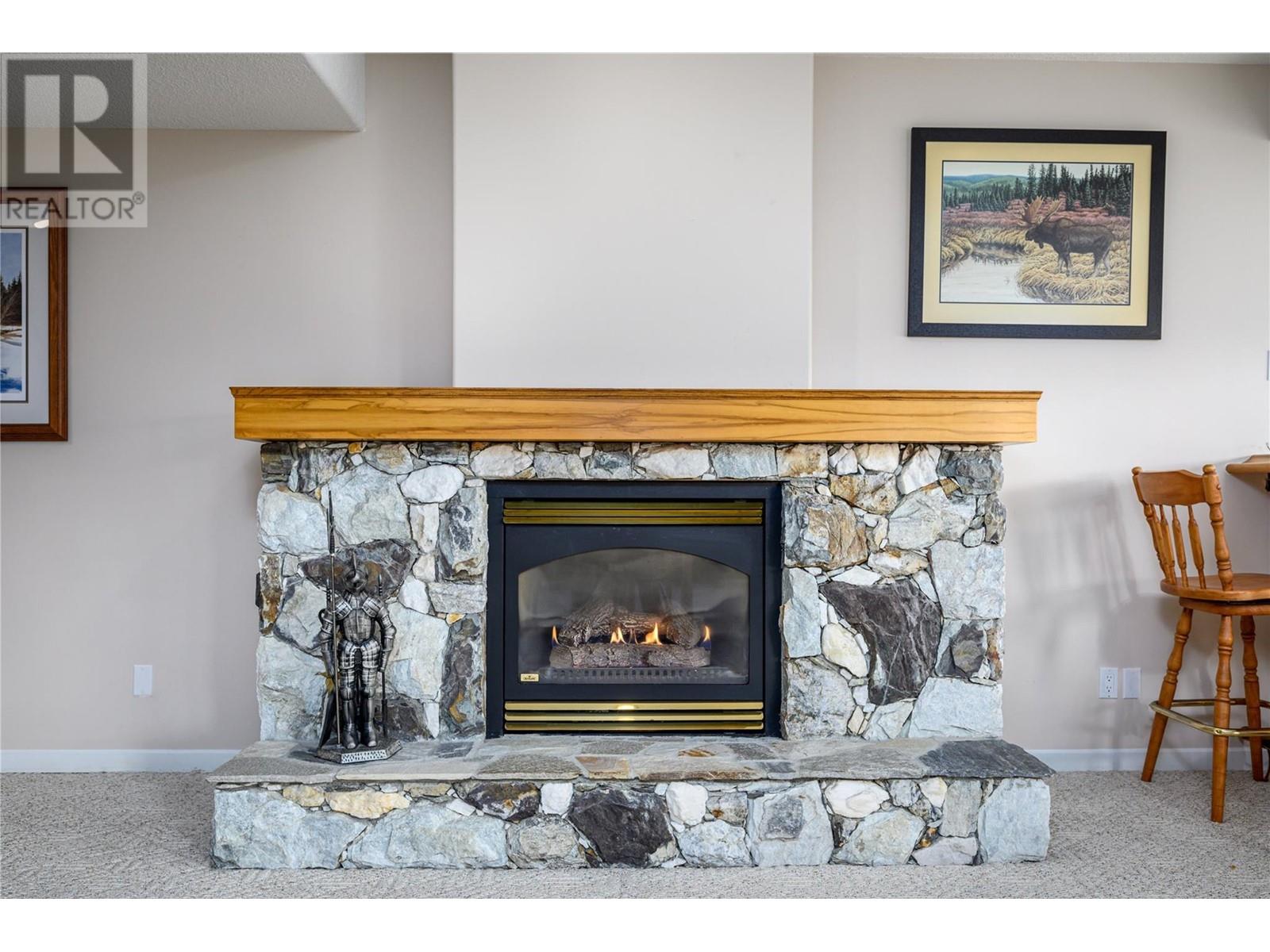  305 Country Estate Place Northeast, Vernon