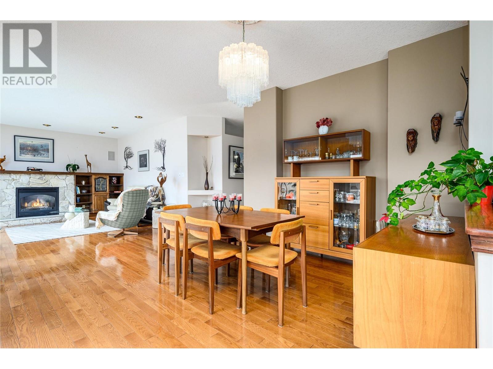  305 Country Estate Place Northeast, Vernon