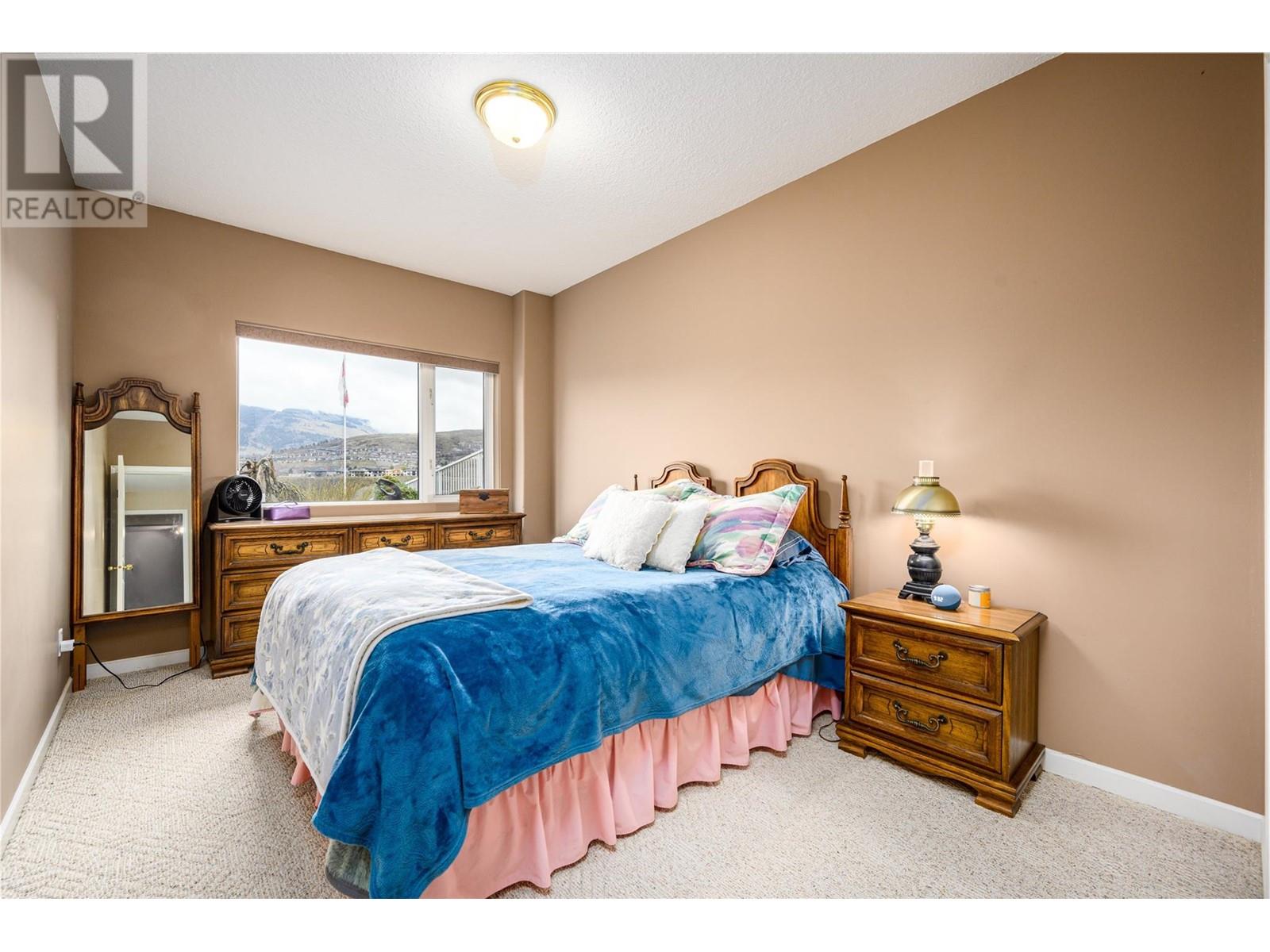  305 Country Estate Place Northeast, Vernon