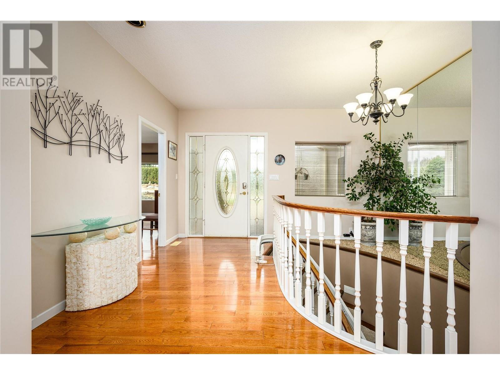  305 Country Estate Place Northeast, Vernon