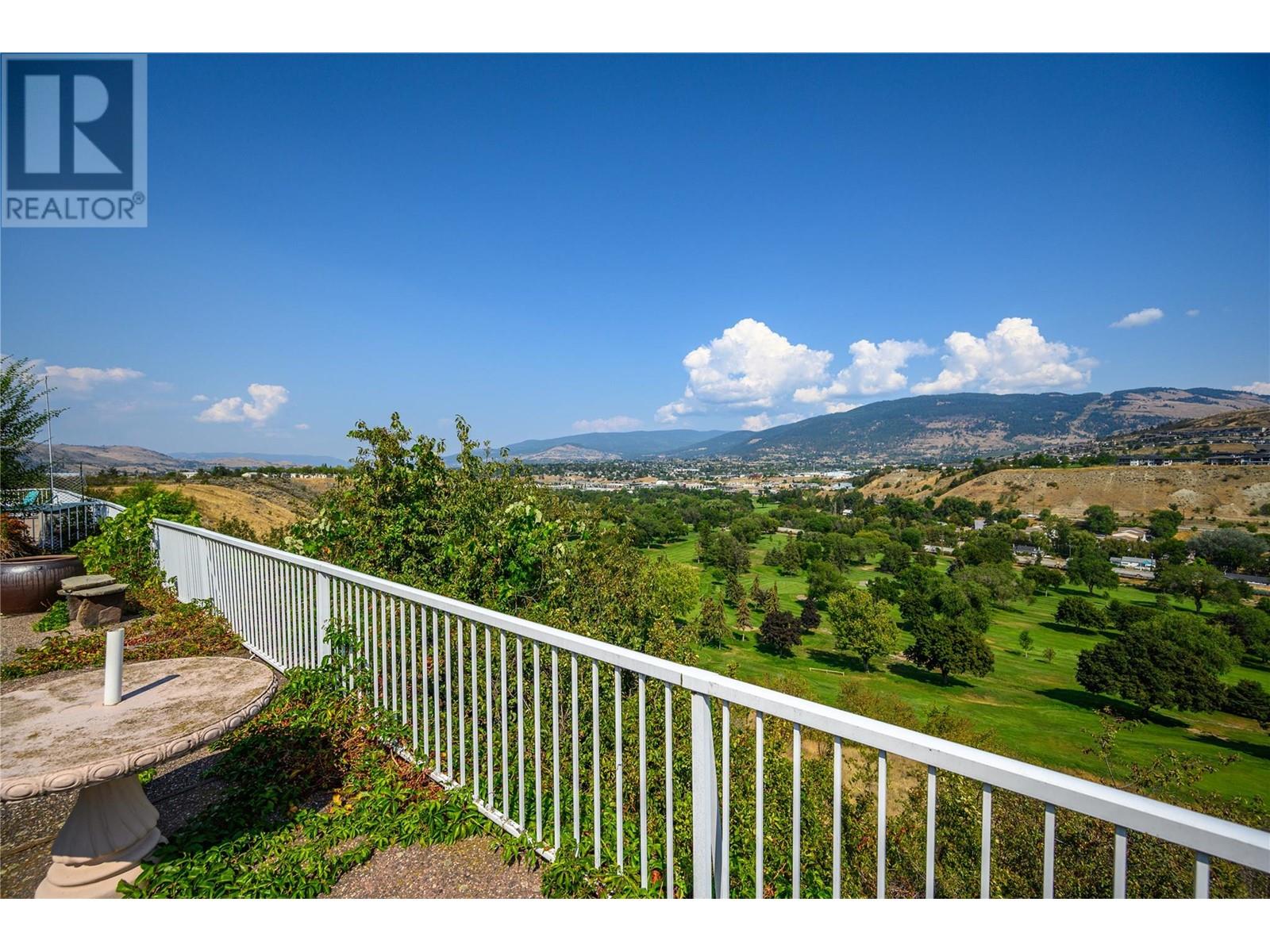  305 Country Estate Place Northeast, Vernon