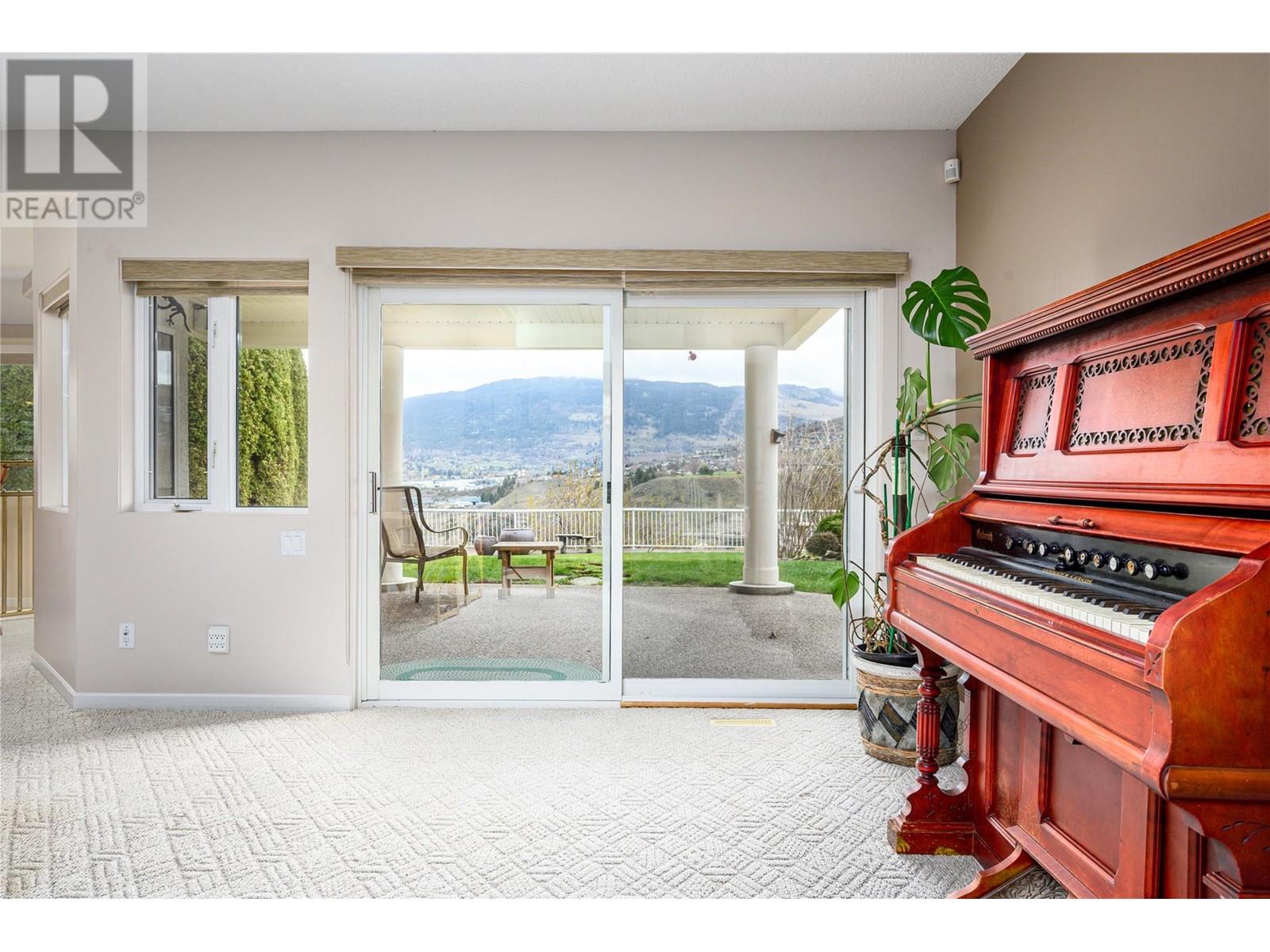  305 Country Estate Place Northeast, Vernon