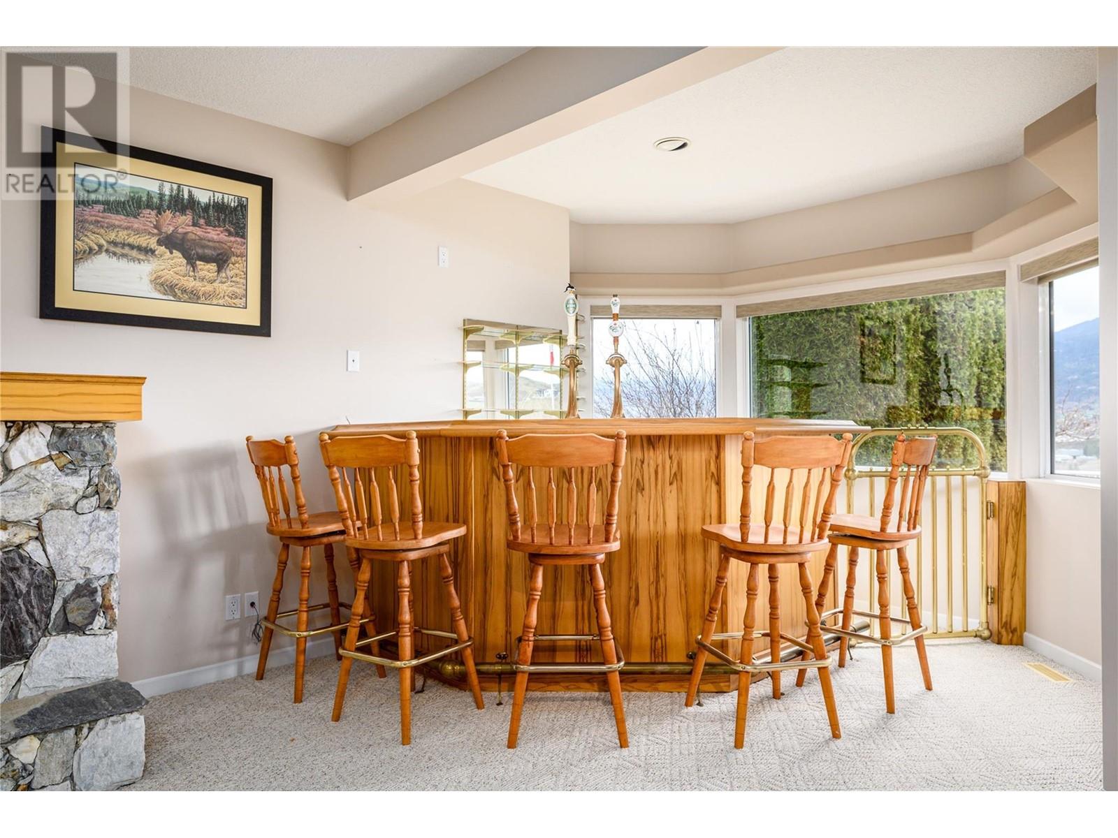  305 Country Estate Place Northeast, Vernon
