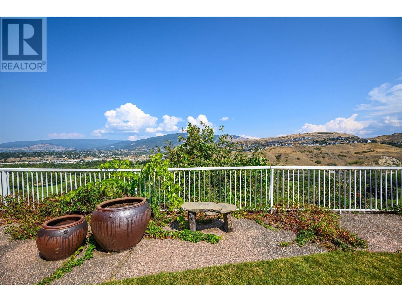  305 Country Estate Place Northeast, Vernon