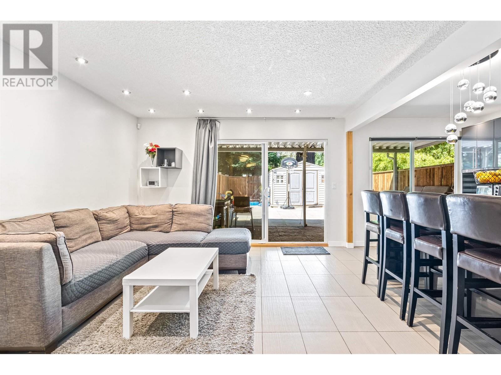 2535 GORDON AVENUE, Port Coquitlam real estate listing R2988051