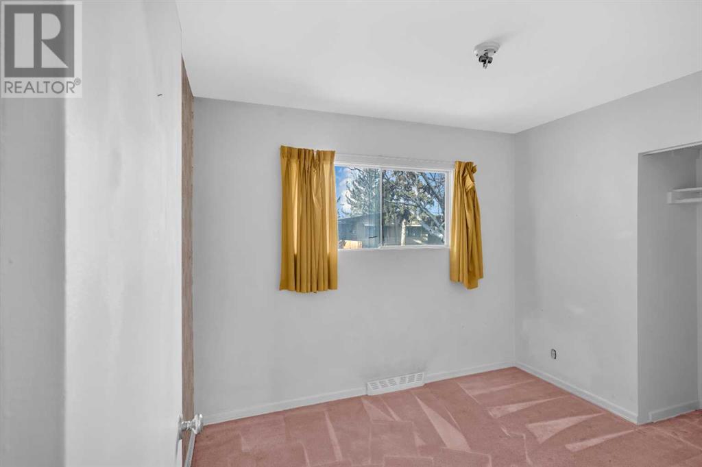 Single Family House Bungalow for Sale in   Avenue NE Winston Heights/Mountview Calgary 