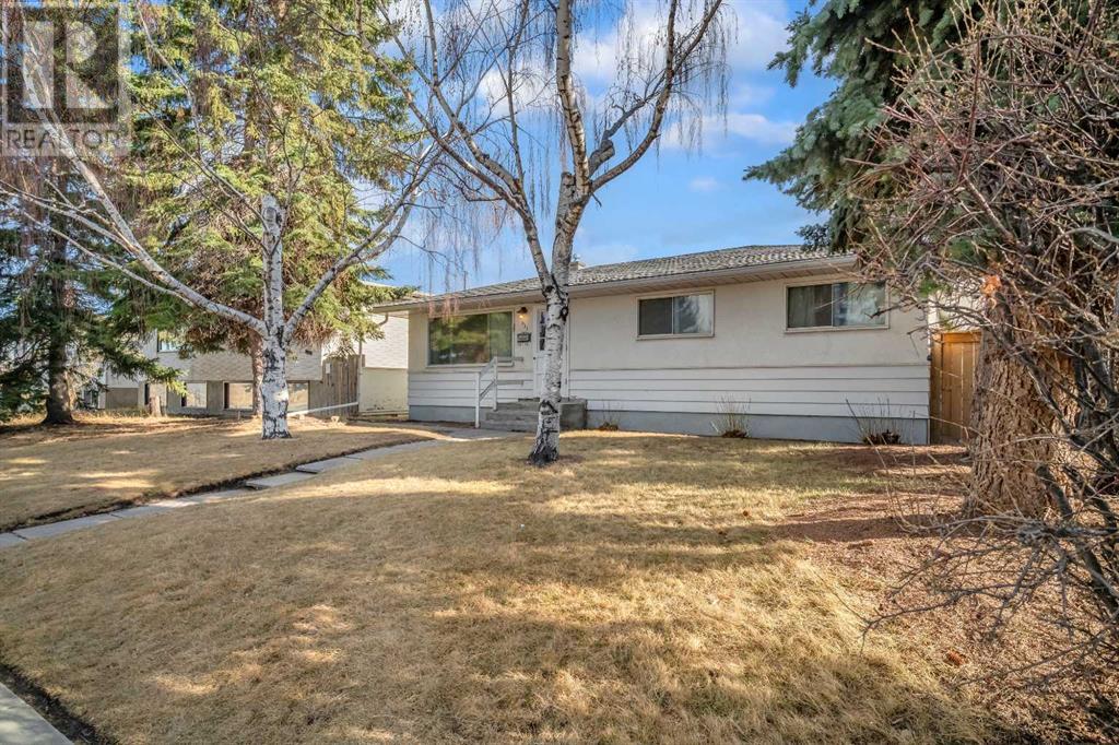 Single Family House Bungalow for Sale in   Avenue NE Winston Heights/Mountview Calgary 
