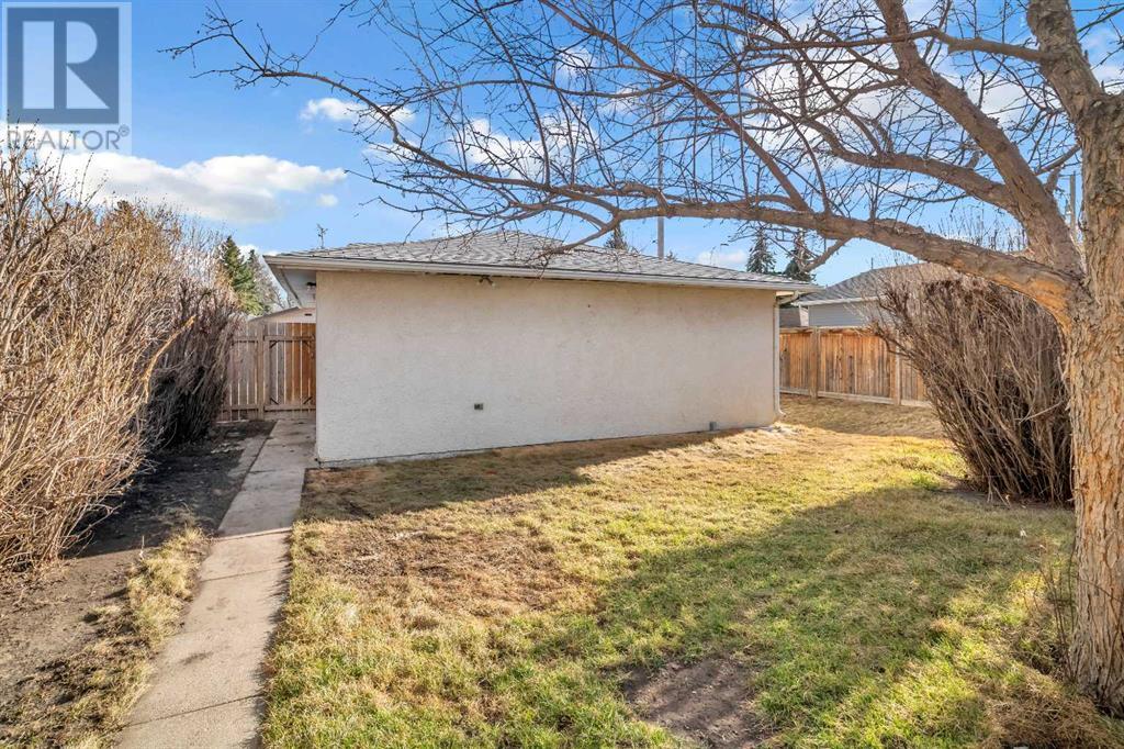 Single Family House Bungalow for Sale in   Avenue NE Winston Heights/Mountview Calgary 