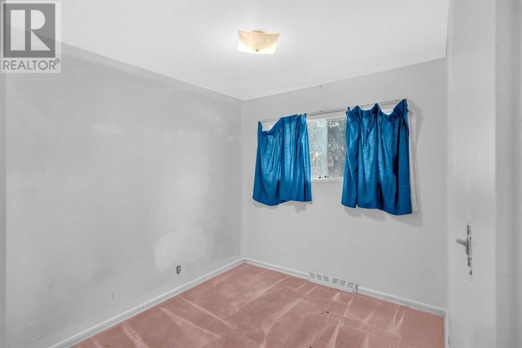 Single Family House Bungalow for Sale in   Avenue NE Winston Heights/Mountview Calgary 