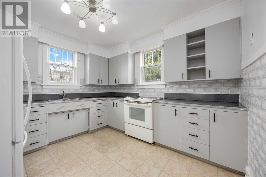 Photo 16 of 222 Shepherd Street, Sarnia ON