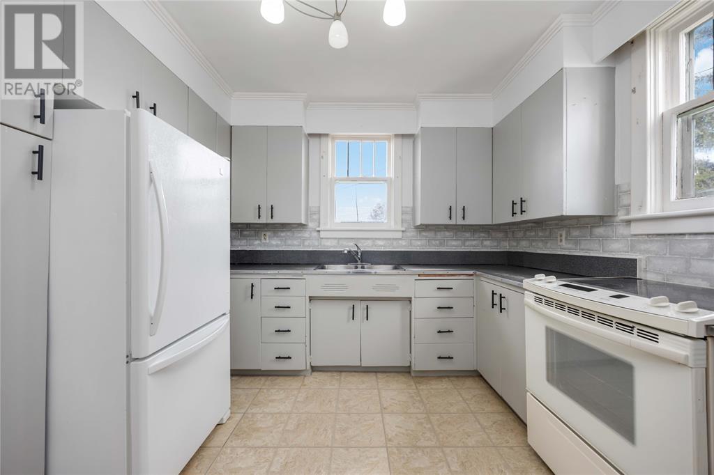 Photo 19 of 222 Shepherd Street, Sarnia ON