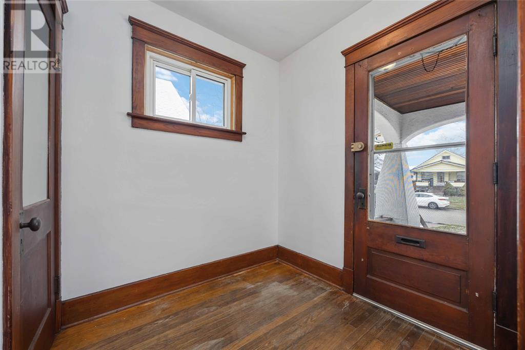 Photo 7 of 222 Shepherd Street, Sarnia ON