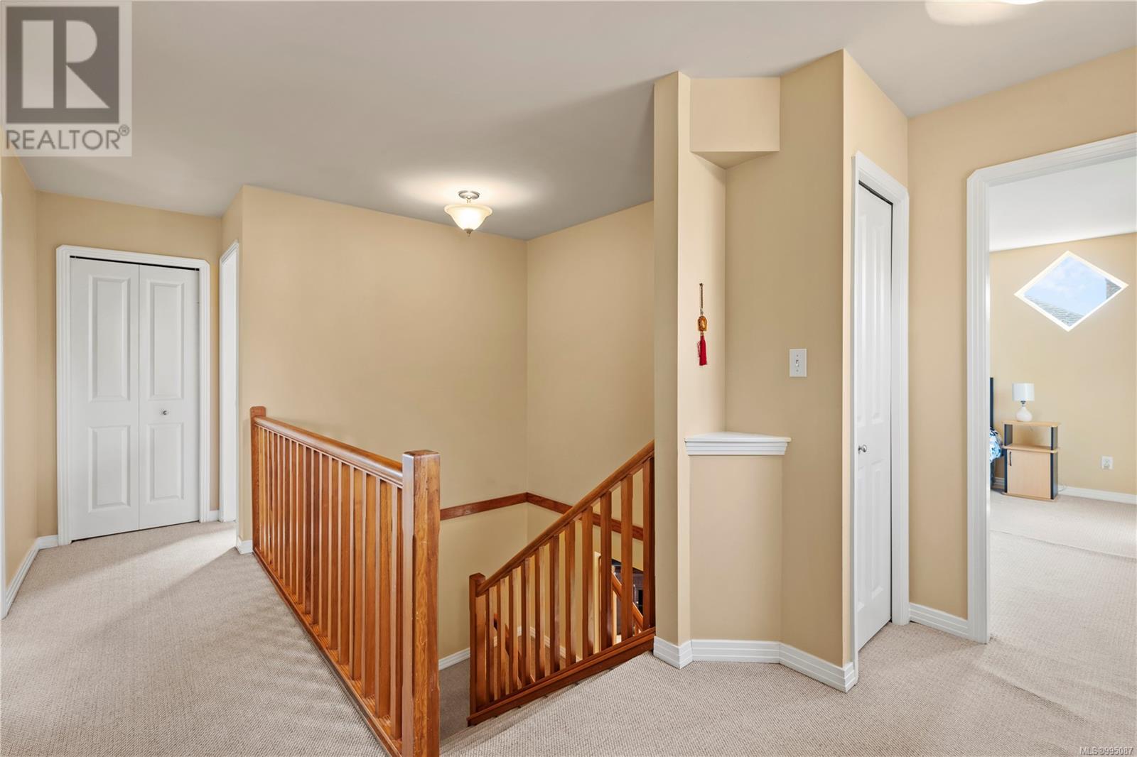2901 Harriet Rd, Victoria real estate listing 995087