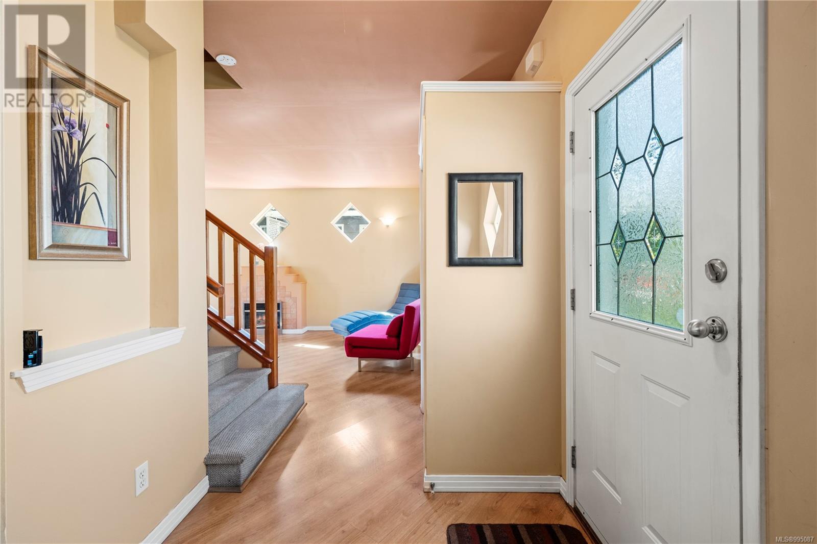 2901 Harriet Rd, Victoria real estate listing 995087