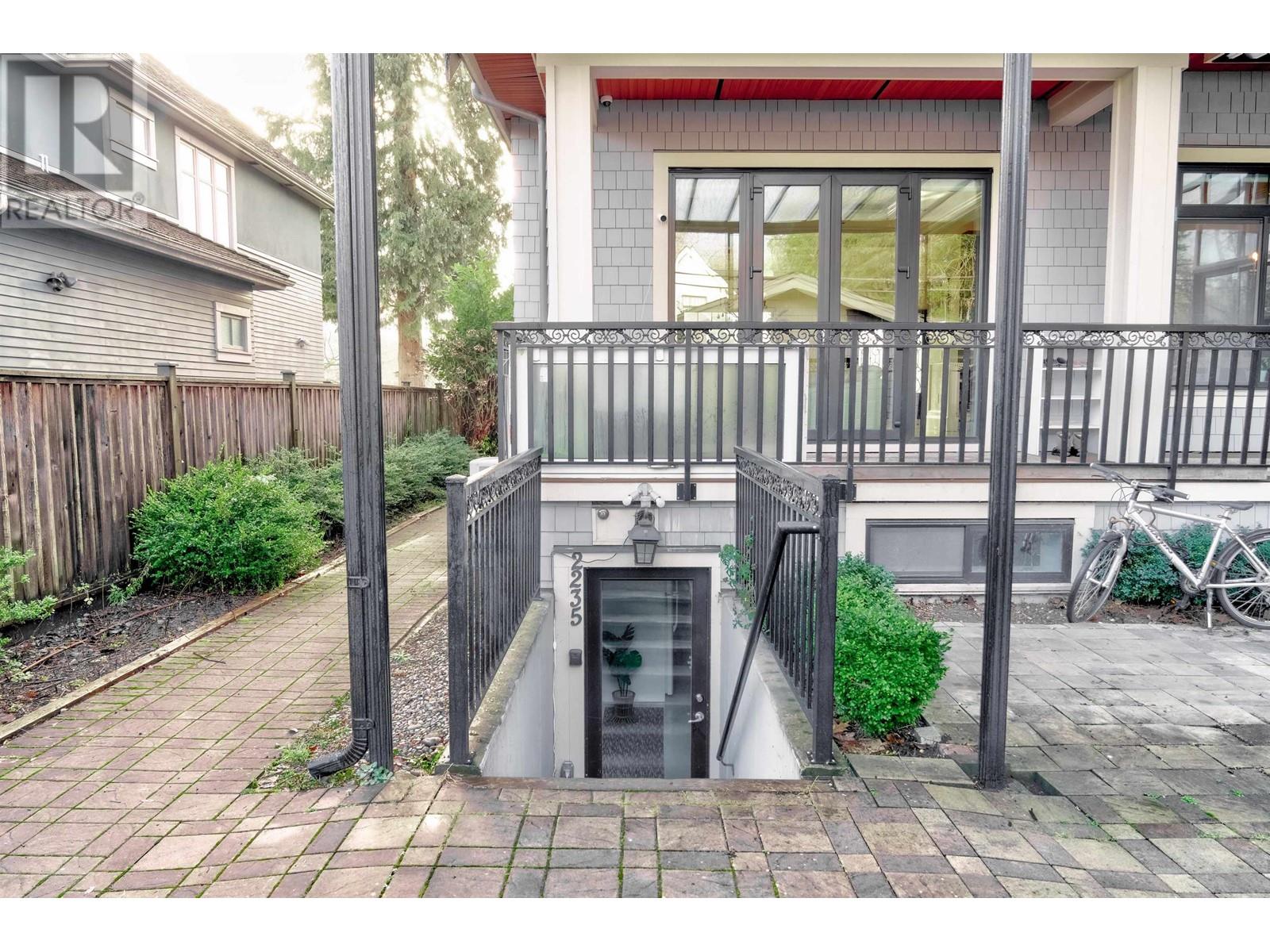 2237 W 37TH AVENUE, Vancouver