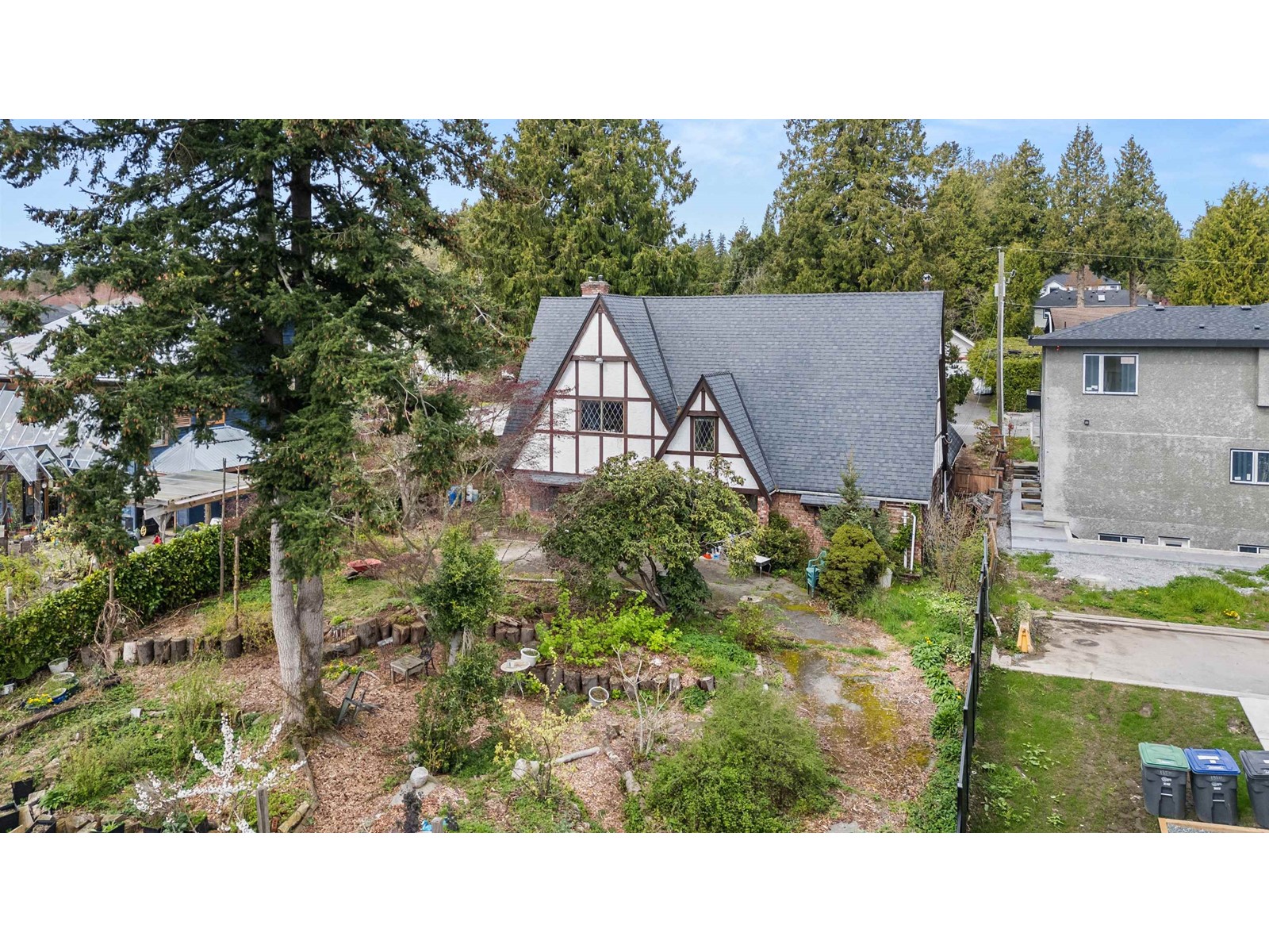 13491 MARINE DRIVE, Surrey