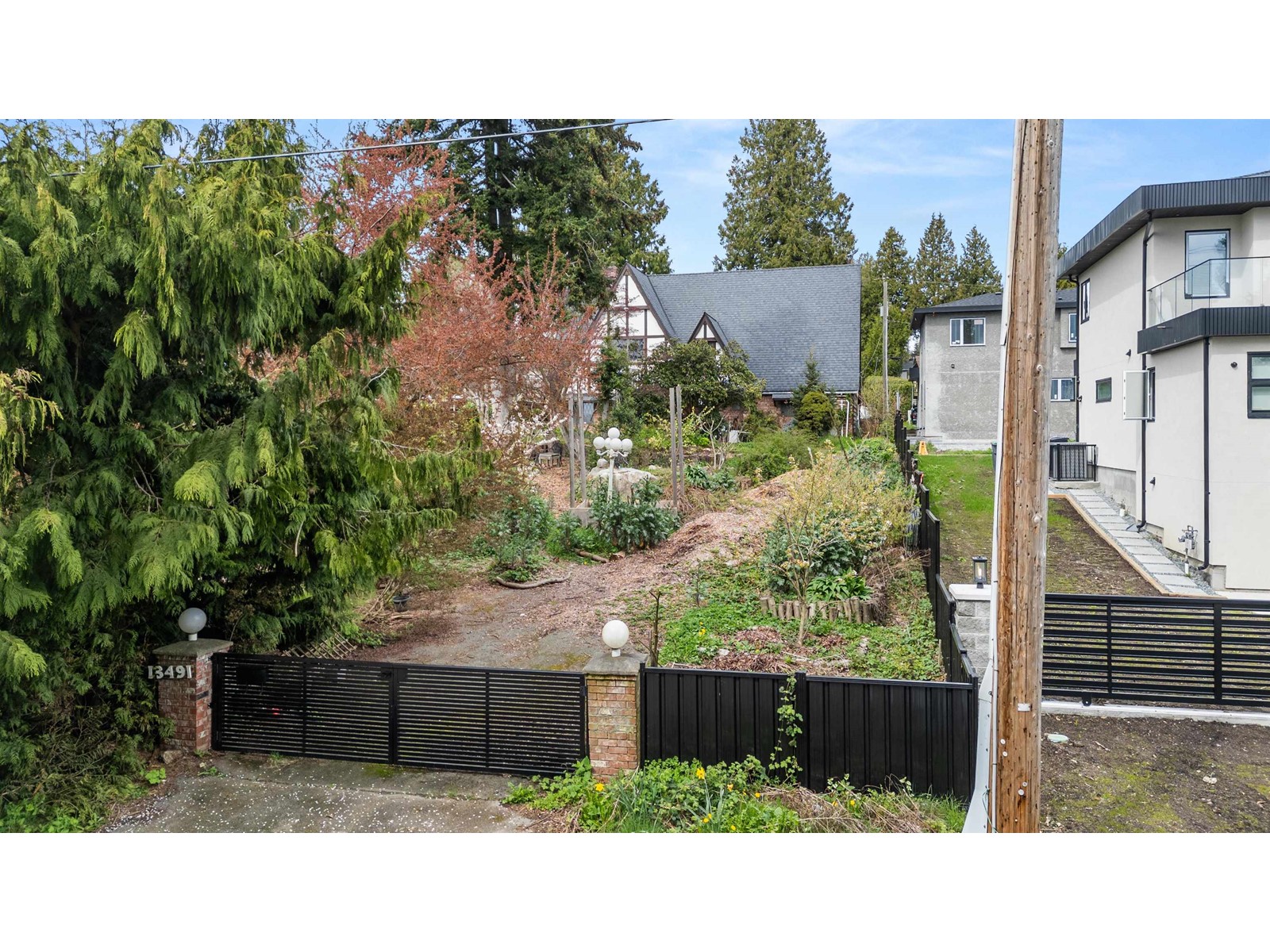 13491 MARINE DRIVE, Surrey