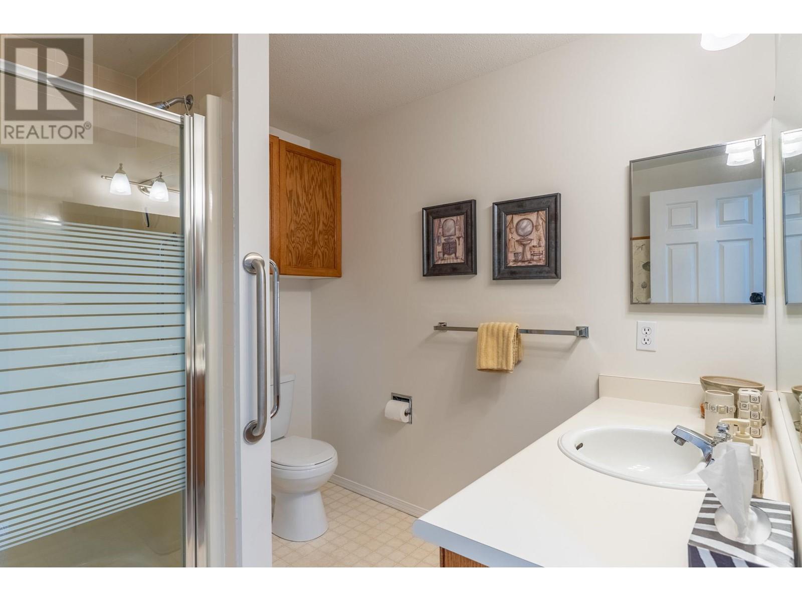 208 1329 KLO Road, Kelowna