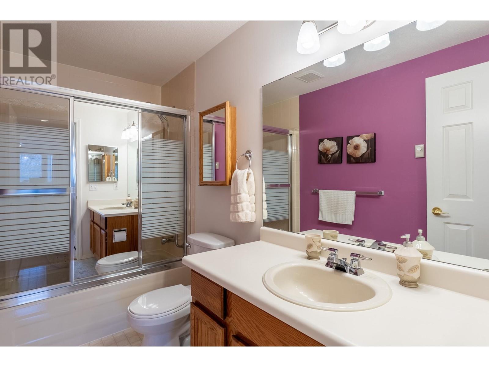208 1329 KLO Road, Kelowna