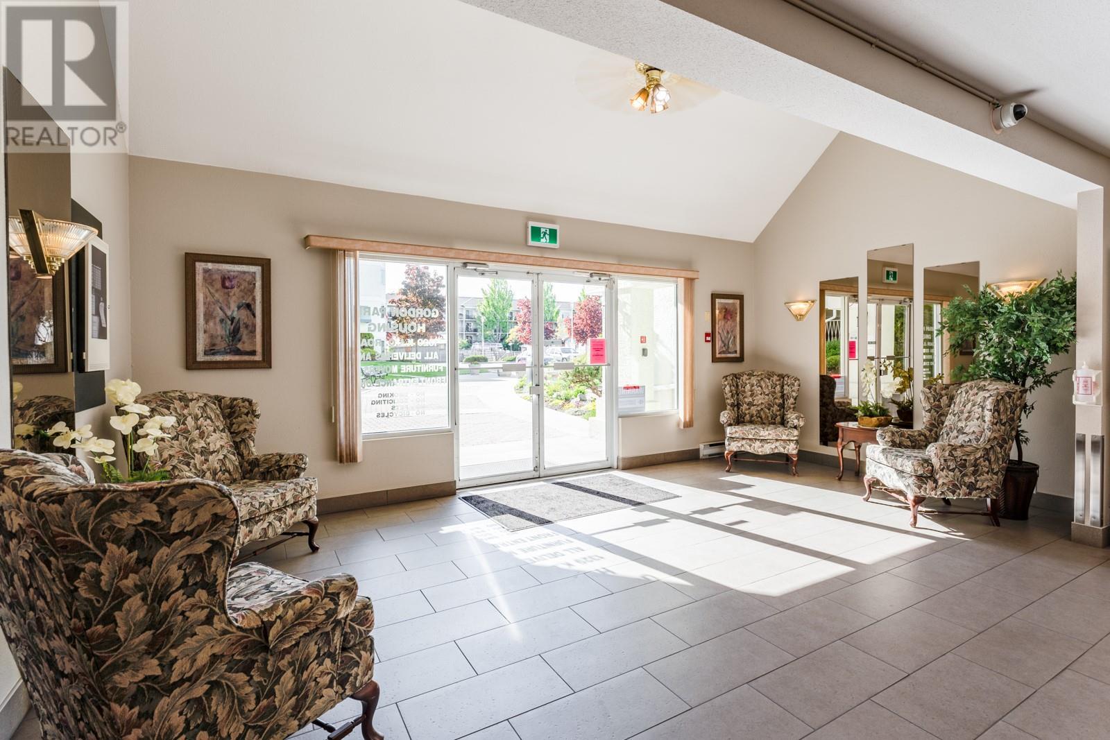 208 1329 KLO Road, Kelowna