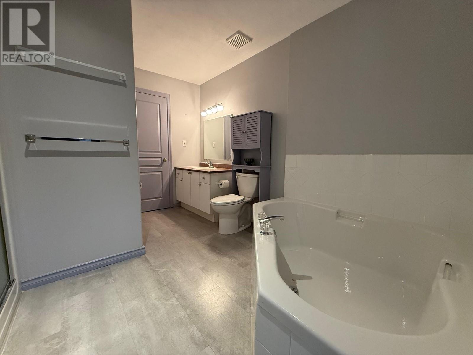 4812 Glentanna Road, Barriere