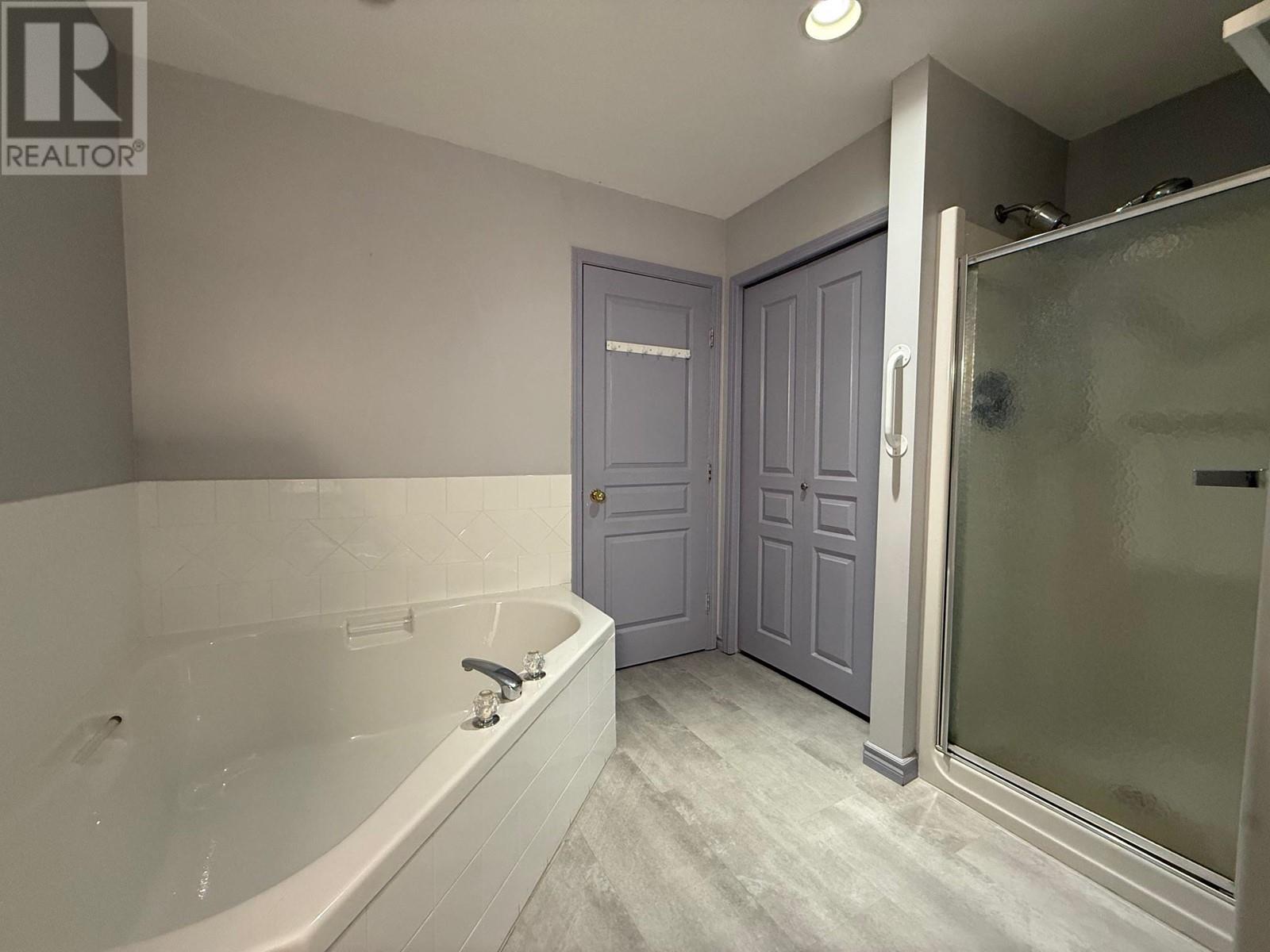 4812 Glentanna Road, Barriere