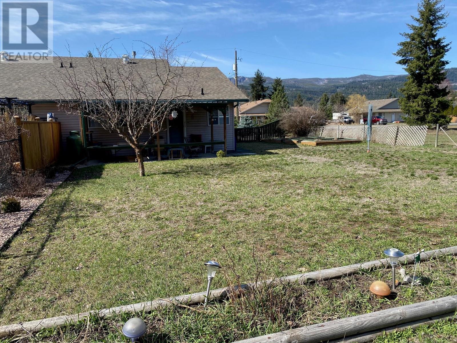 4812 Glentanna Road, Barriere