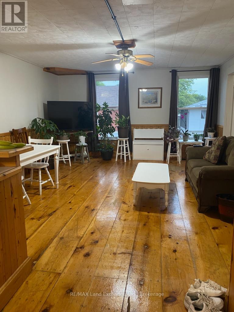 428 QUEEN STREET S - 15